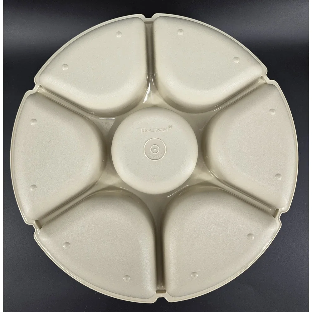 Vtg Tupperware Serving Center Vegetable Fruit Divided Tray 1665 & Lid 1666 Beige